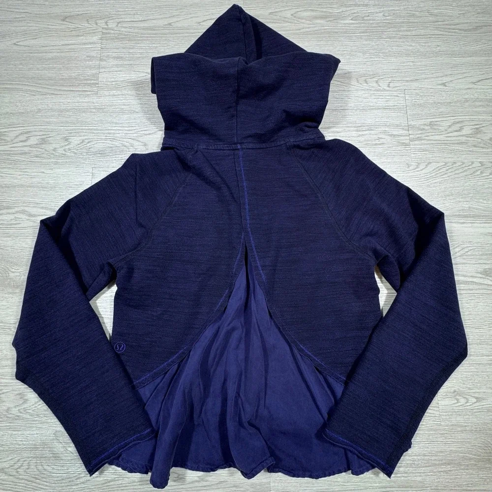 Lululemon Women's Hoodie Split Back Ruffle Hem Space Dye Purple Size 8‎